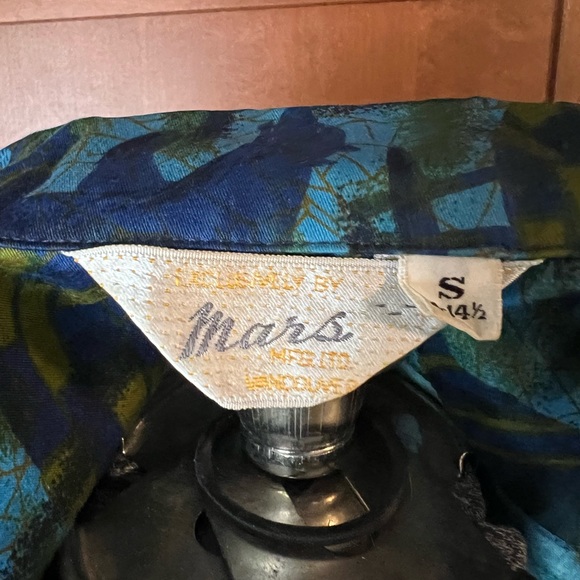 Vintage rare Hawaiian style shirt with Inuit design northern Canada - Picture 8 of 10